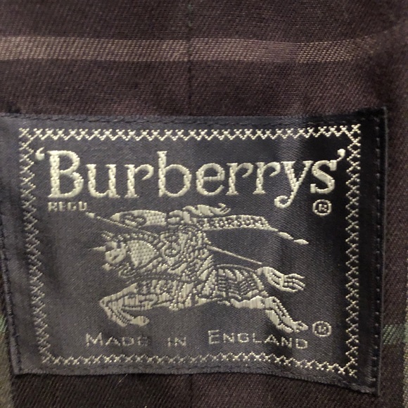 Burberry’s trench coat - Picture 4 of 14